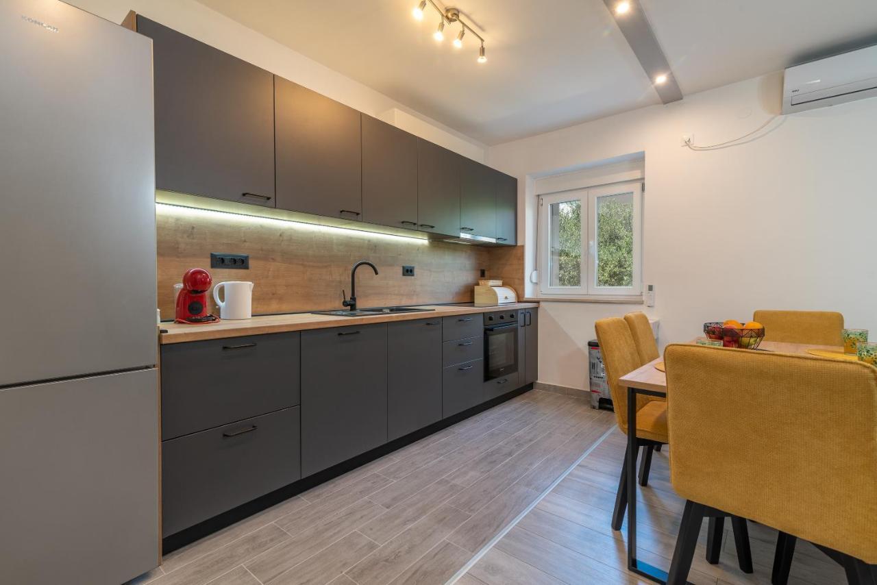 Apartman Galeb Trogir Exterior photo