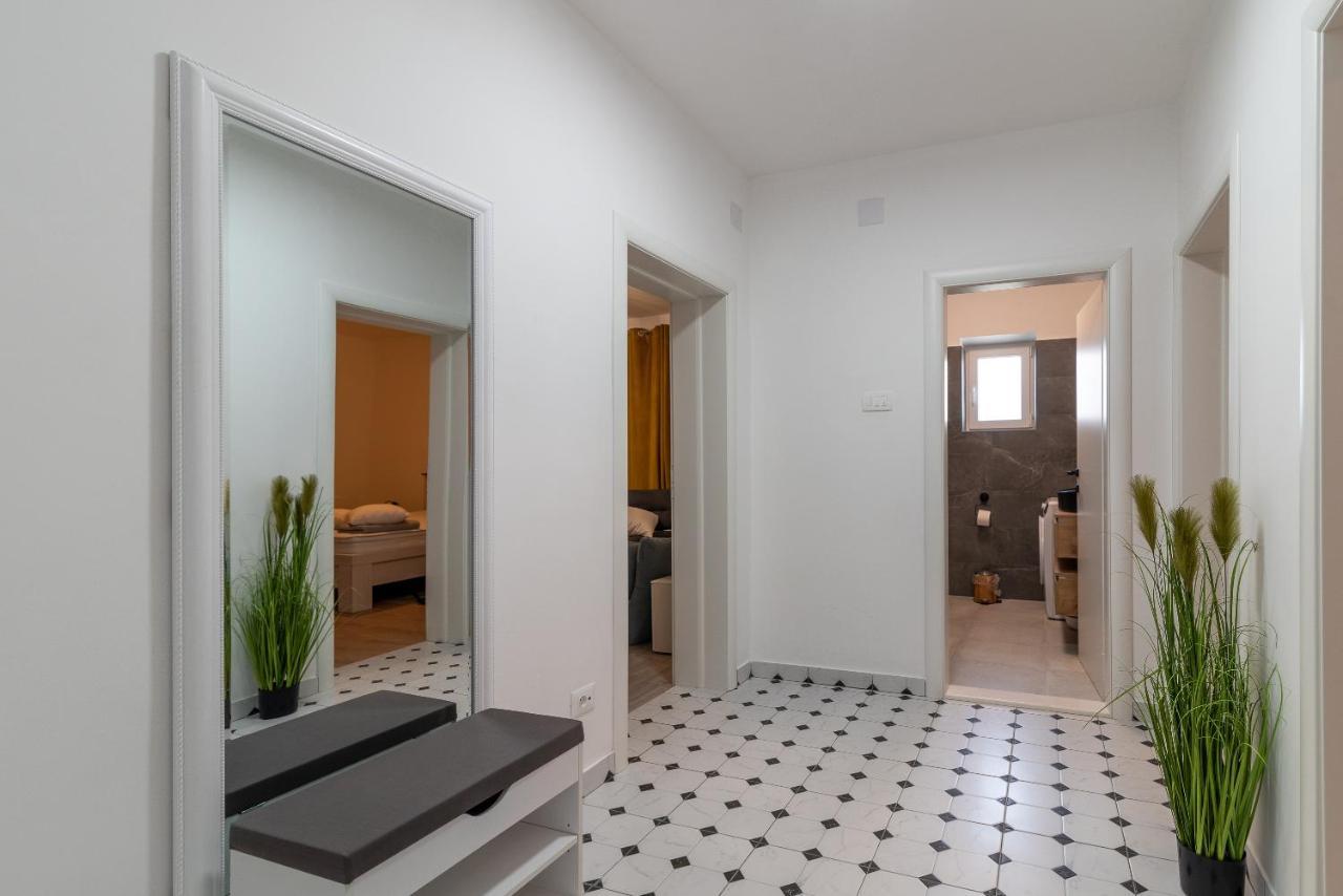 Apartman Galeb Trogir Exterior photo